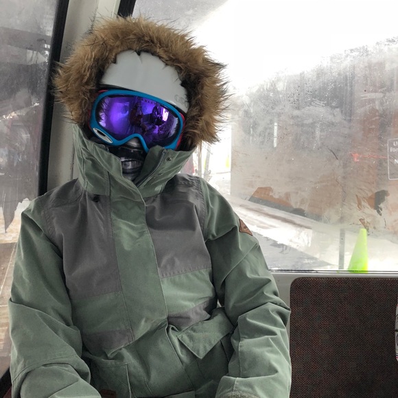 Meet your Posher, Nicolette - Picture 1 of 1